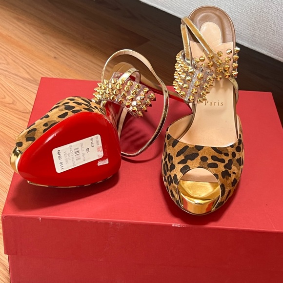 They are too small, brand new never been worn, excellent condition - Picture 3 of 5